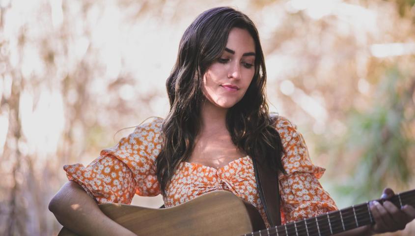 Lauren Black _ Acoustic Spot Talent